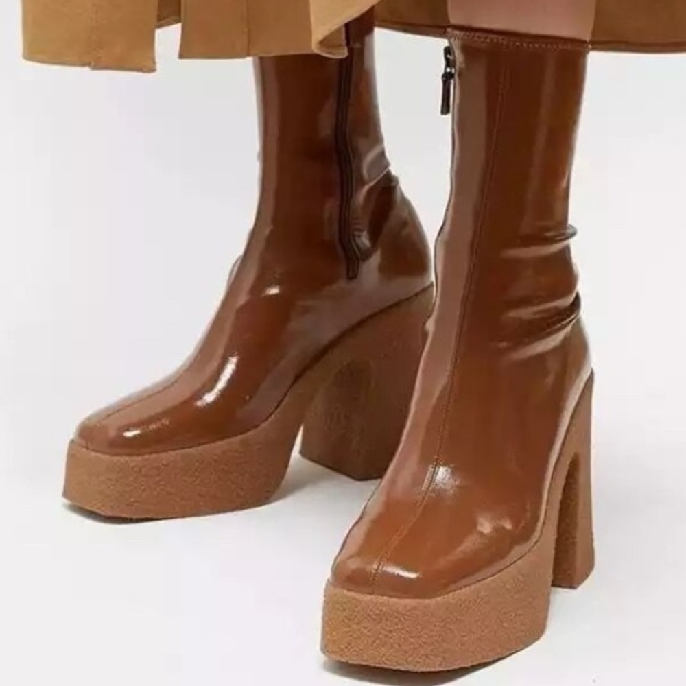 patent leather platformboot